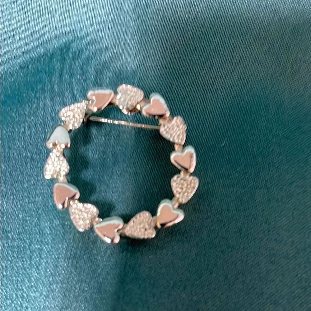 Vintage Elegant Gold Heart Brooch